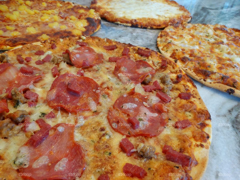 Thin Crust Pizza