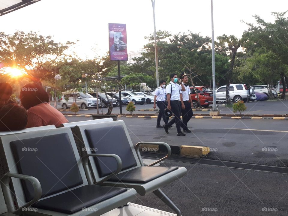 a group of KAI officers walked towards the station