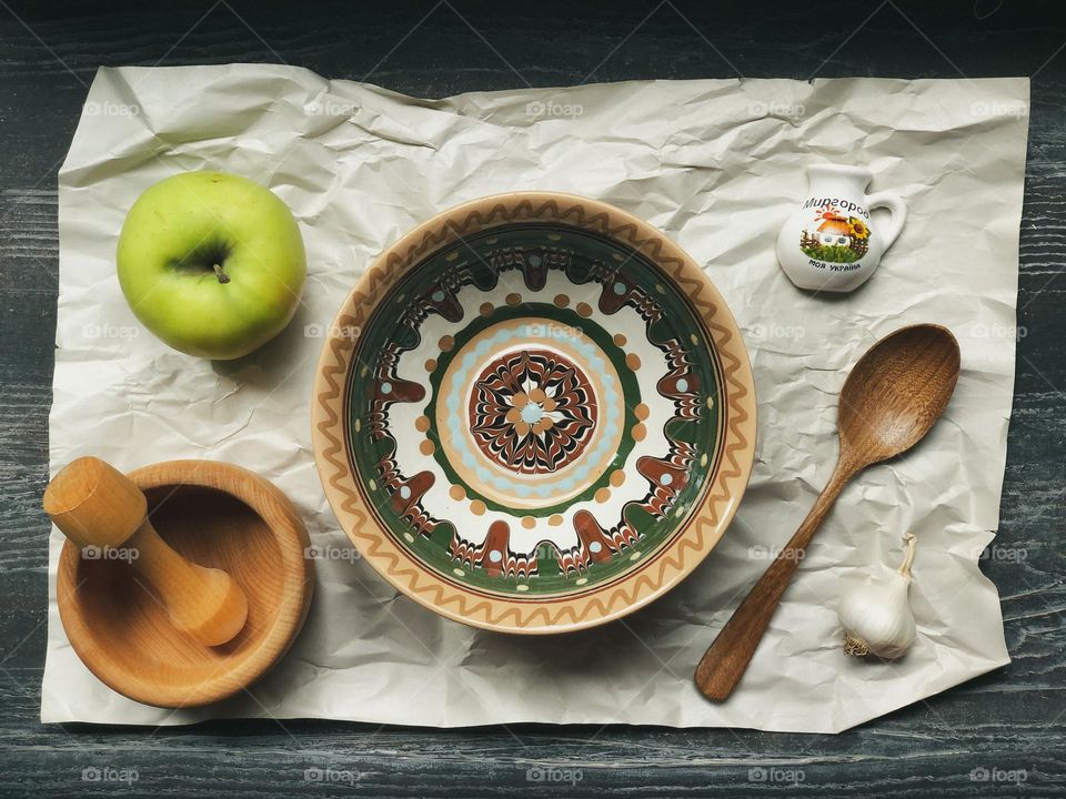 Circle bowls and apple