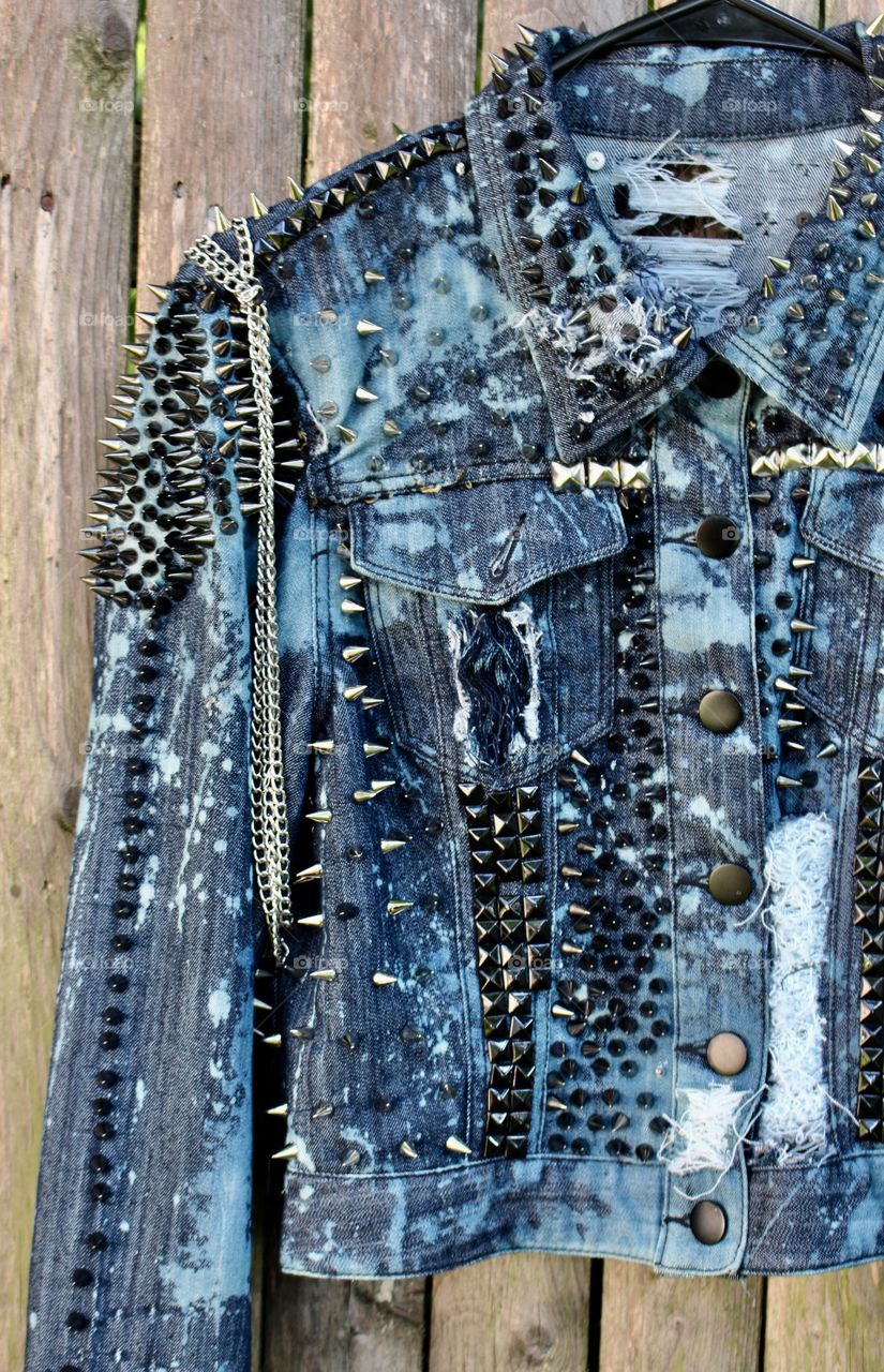 Amazing full metal jacket all hundreds of spikes in there where hand installed as well as the studs and the hand made beautiful world 