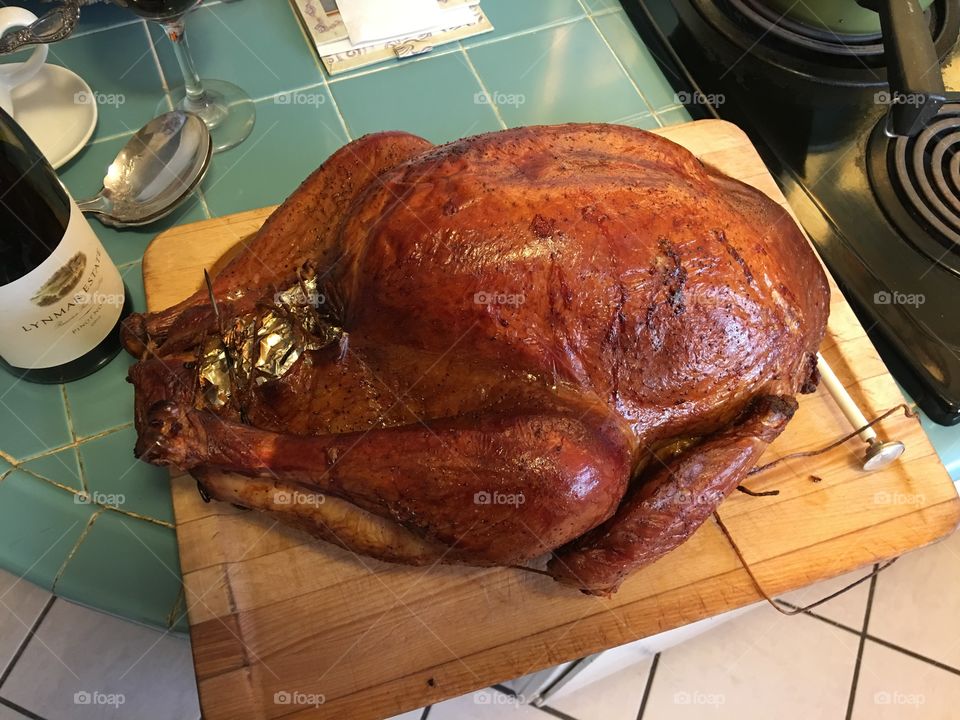 Holiday turkey on the carving board 