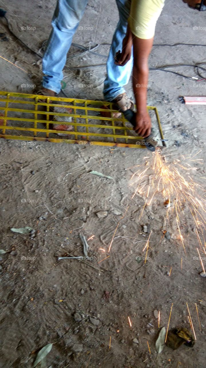 wending welder sparks