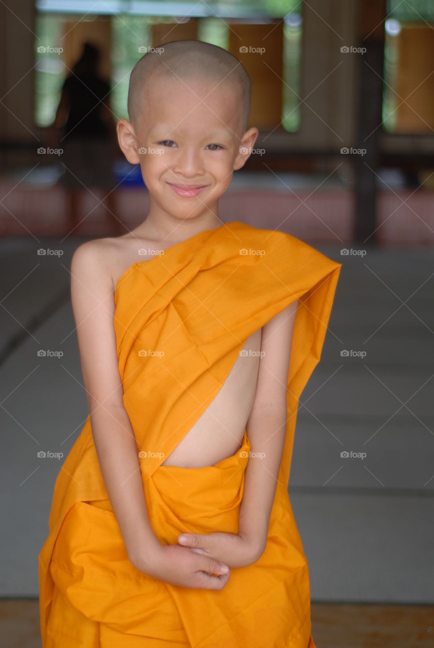 Thai children study the teaching of the Buddha during summers 