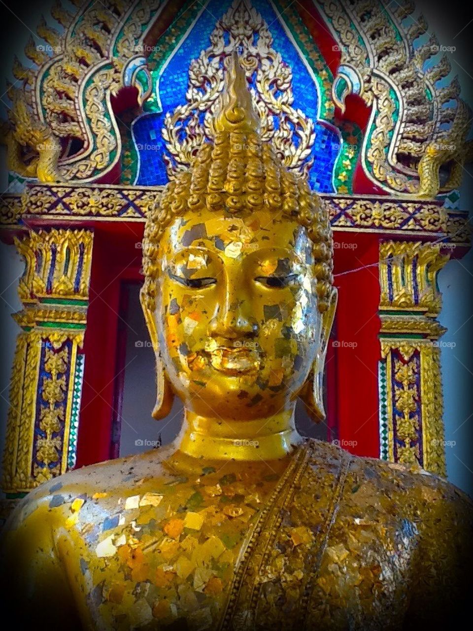 Gold buddha