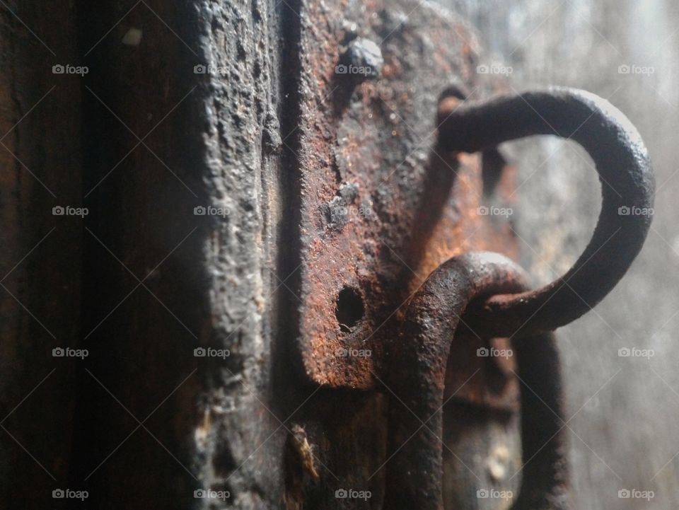 padlock to close the door