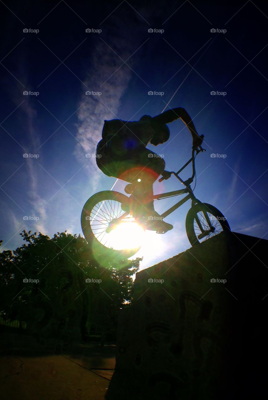 High jump . Bmx bike jump 