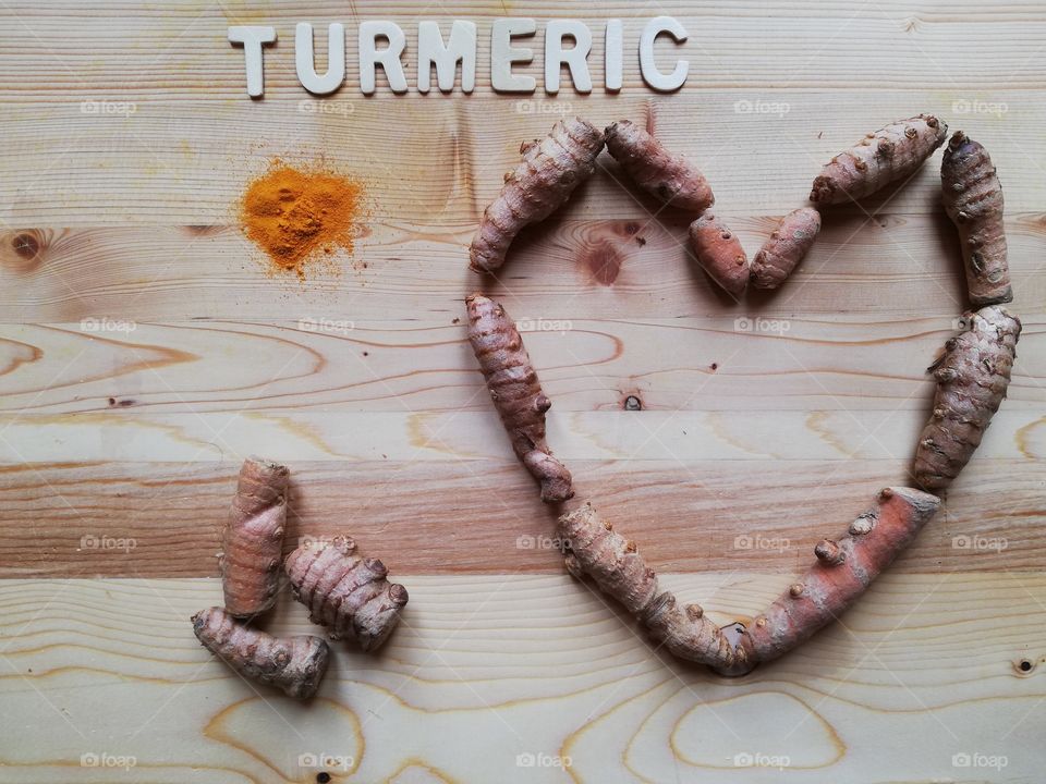 Fresh turmeric roots