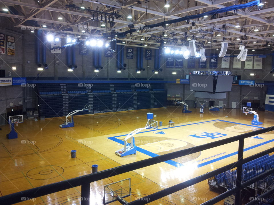 Alumni arena at SUNY Buffalo. This gym is HUGE. 