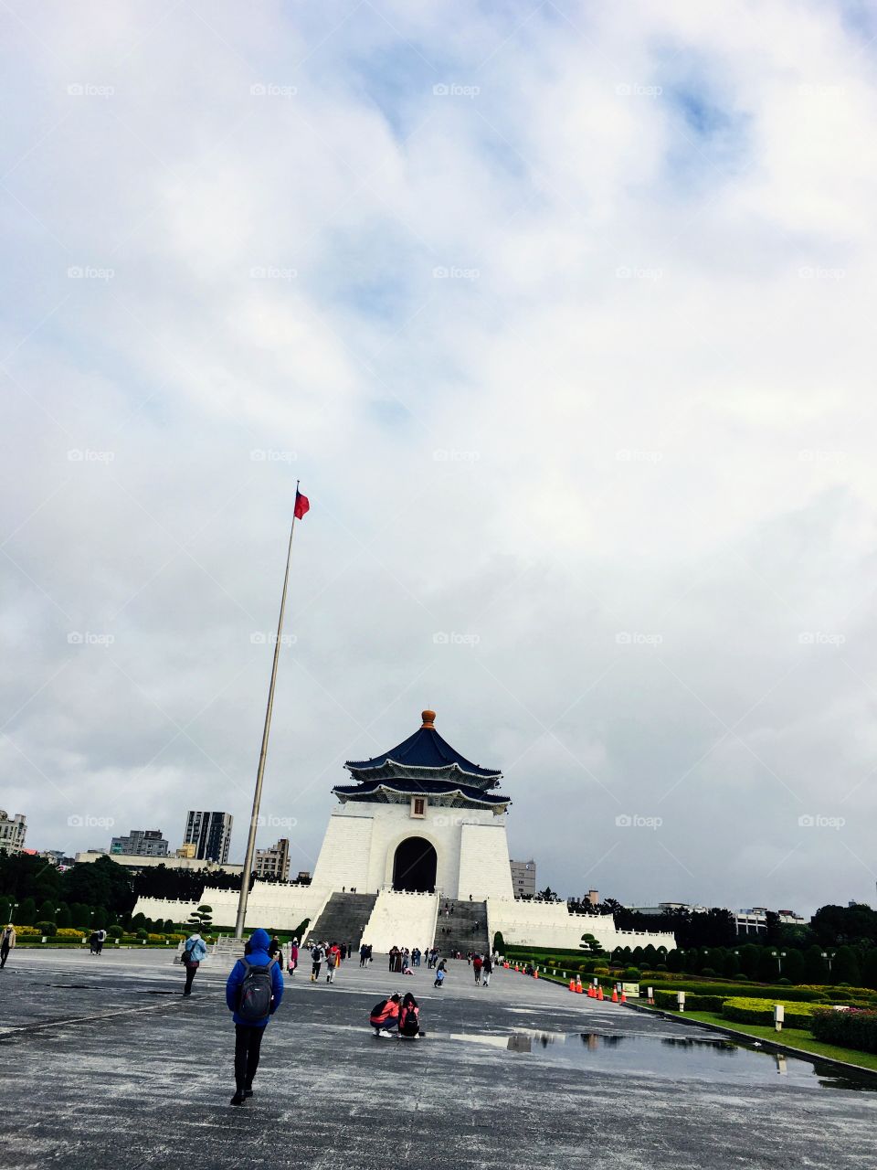Come with the sense of this old structure one of the beautiful wonders of Taiwan, The famous Chiang Kai-Shek Memorial Hall