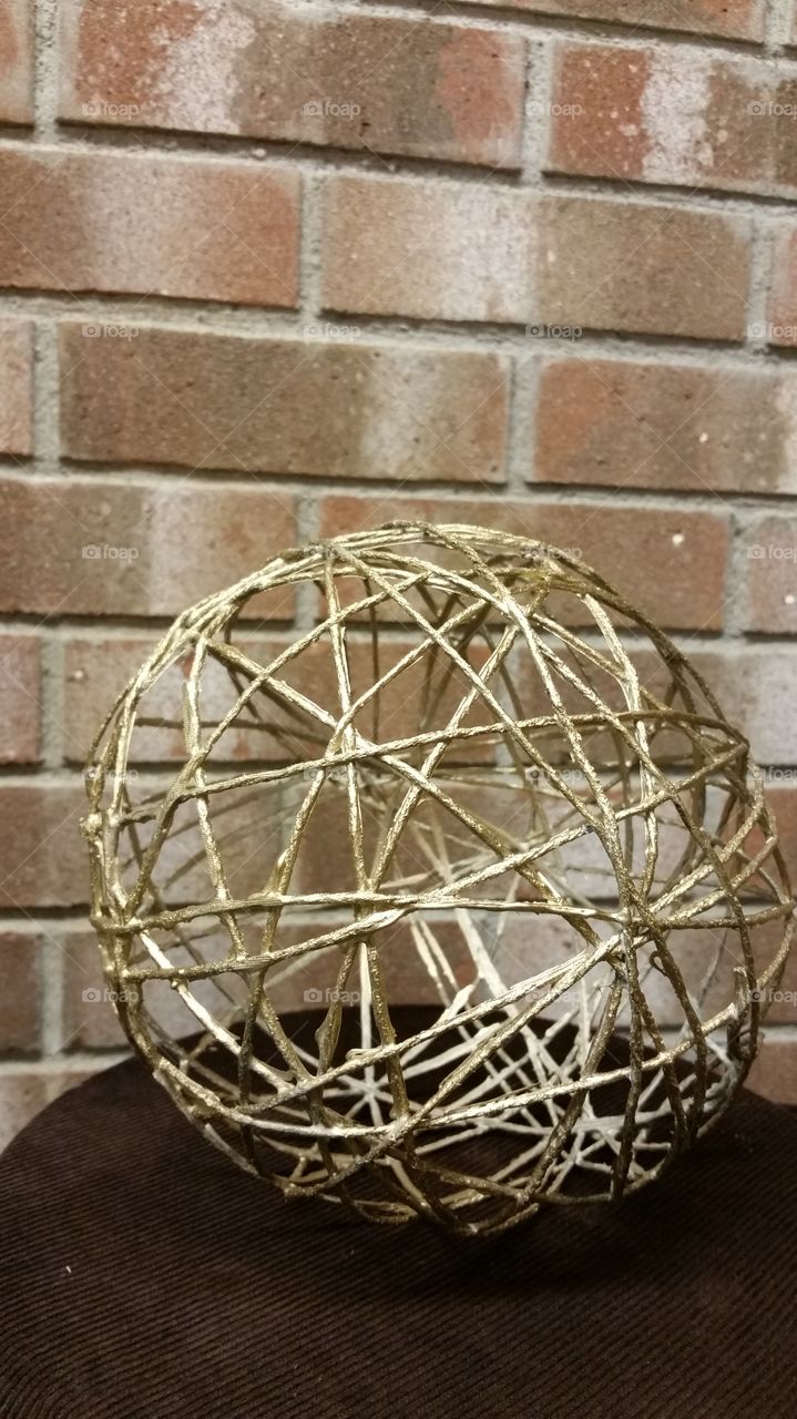 gold string ball