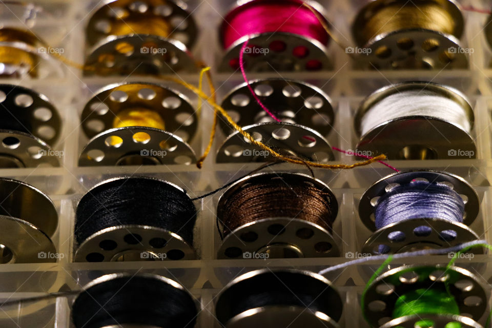 Threads in the bobbin