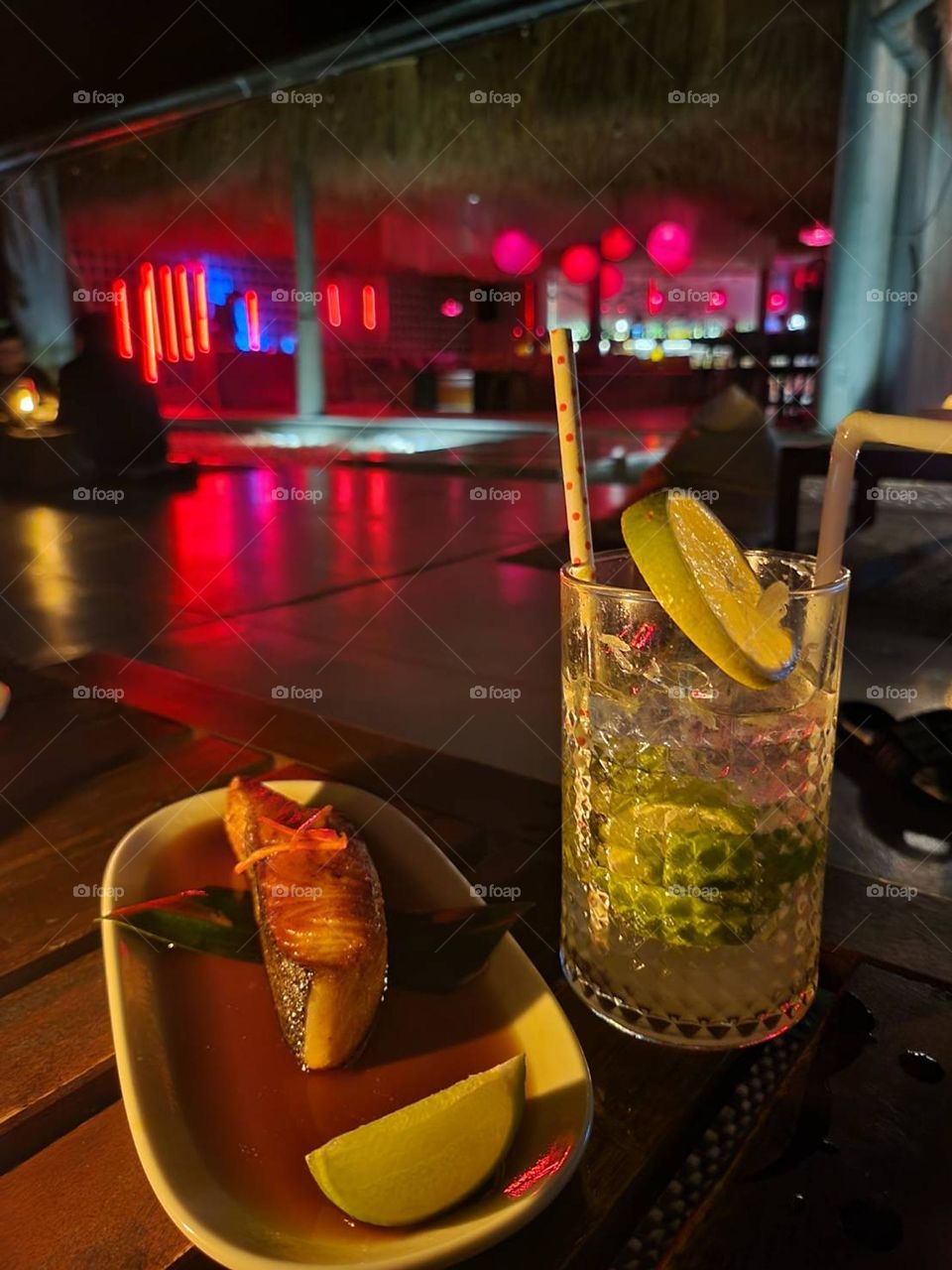 Nice view and music #mythkohlarn 
#restaurants #hotel #island