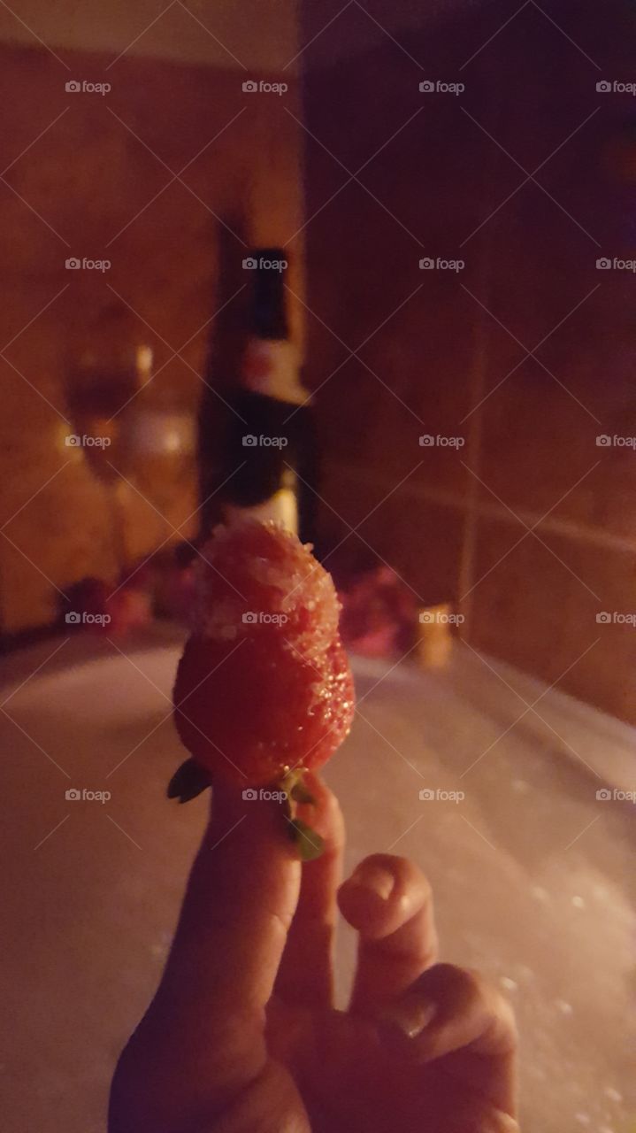 Romantic evening, dinner, champagne, strawberry, fruit, bath