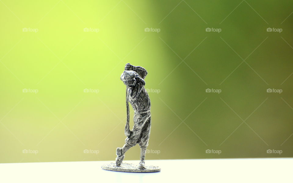Golfer (statue shorter than Index finger)