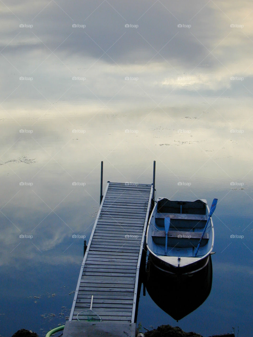 Row boat on the docks