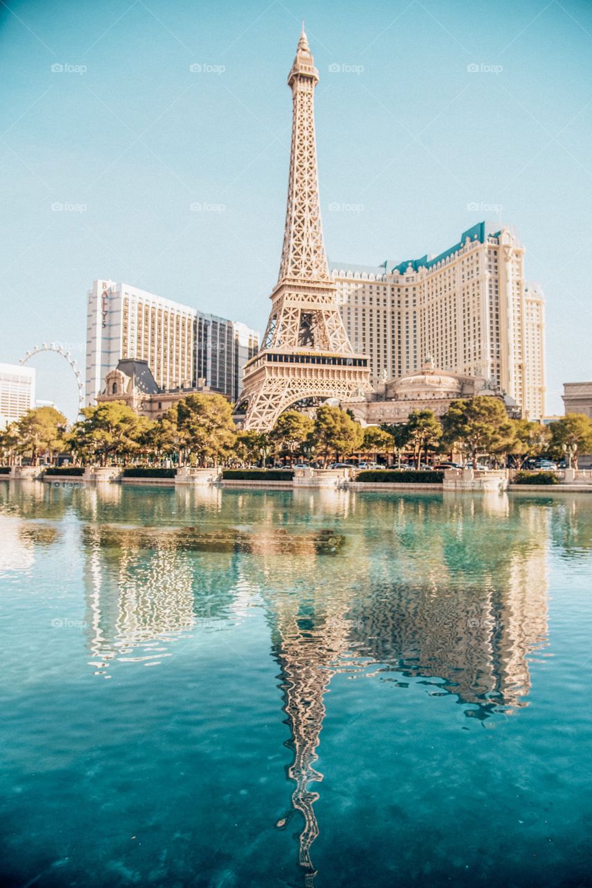 Las Vegas Paris Eiffel Tower water