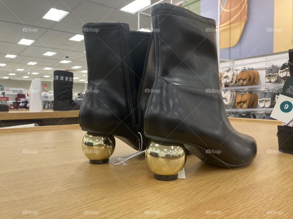 Ball crusher boots 👢