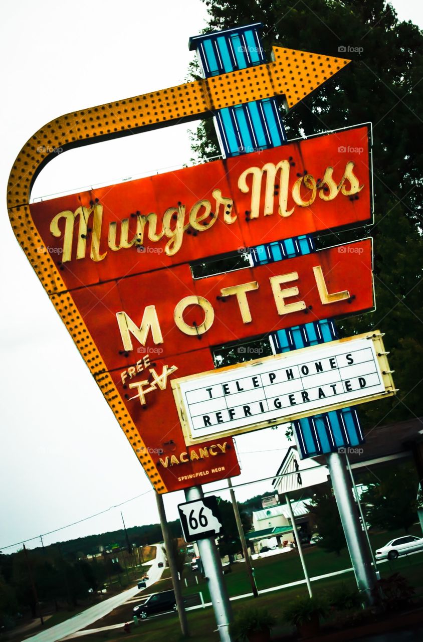 Munger Moss vintage roadside motel on Route 66 just outside Lebanon Missouri. Experience a bygone era at this family owned roadside gem.