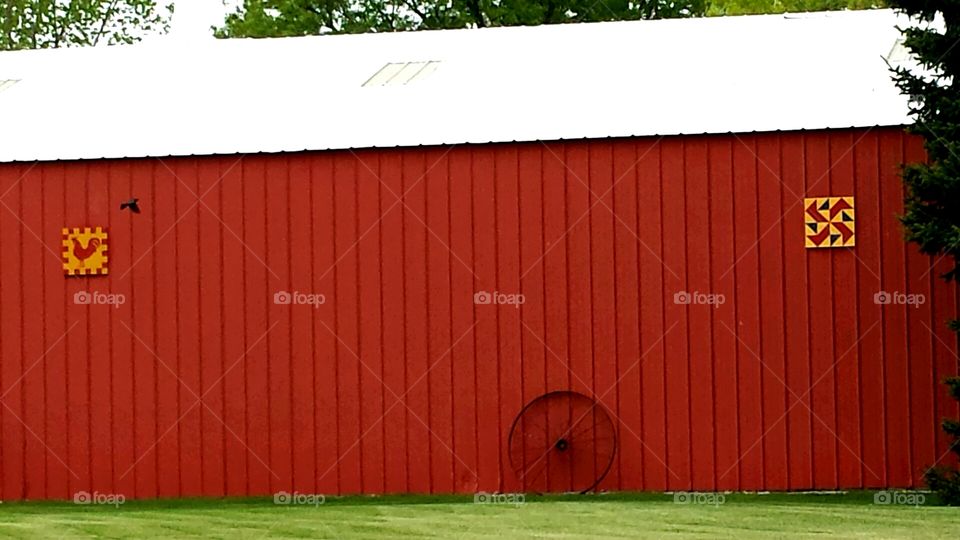 Barns. Wagon Wheel