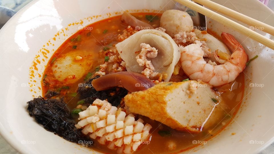 seafood noodle pork soup