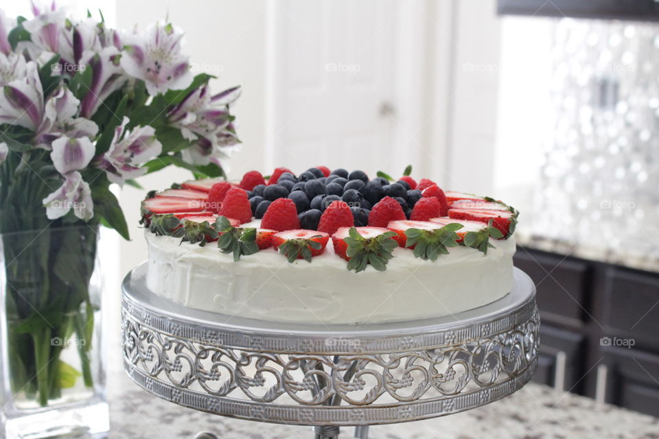 Berry cake