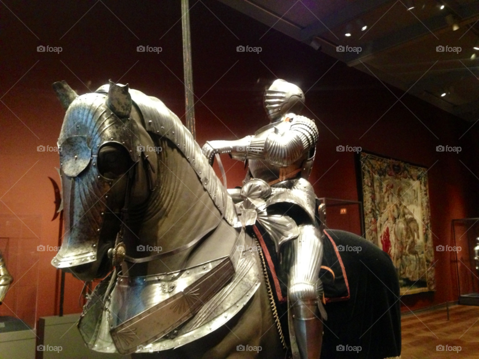 statue art silver helmet by mengzishiliu