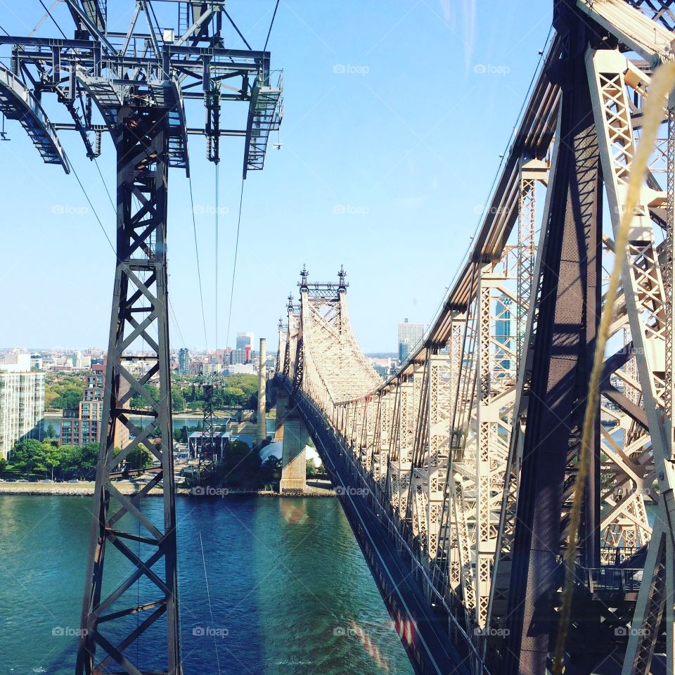 Tram to Manhattan . The tram from  Roosevelt Island over the east river
