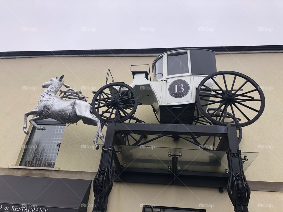 I rather liked this unusual logo for a quality restaurant in South Wales,firstly in color and next in black and white.
