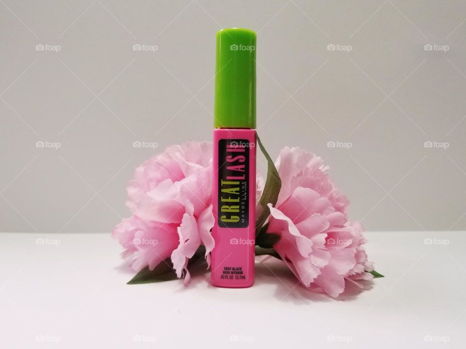 Great Lash by Maybelline with flowers