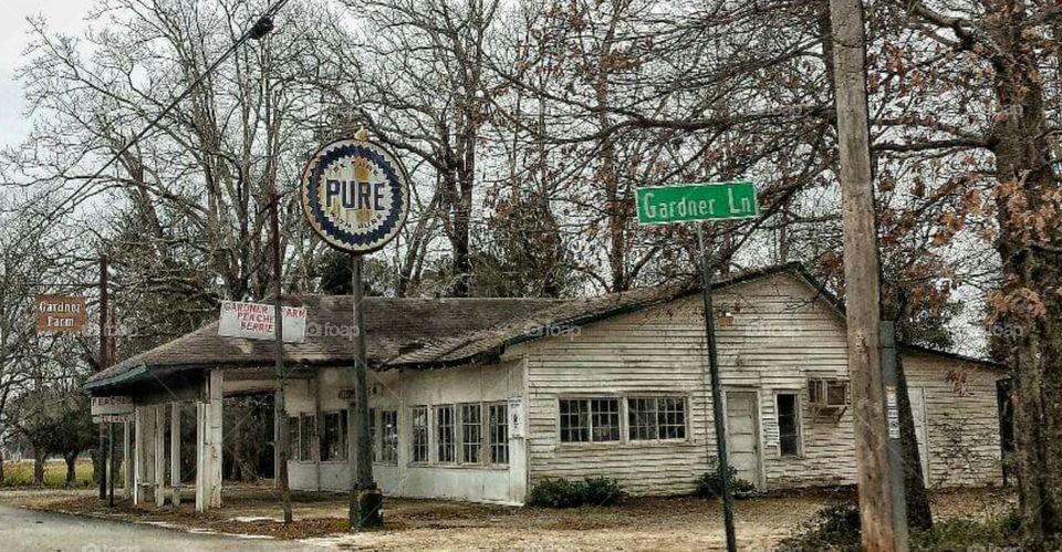 Peach stand landmark