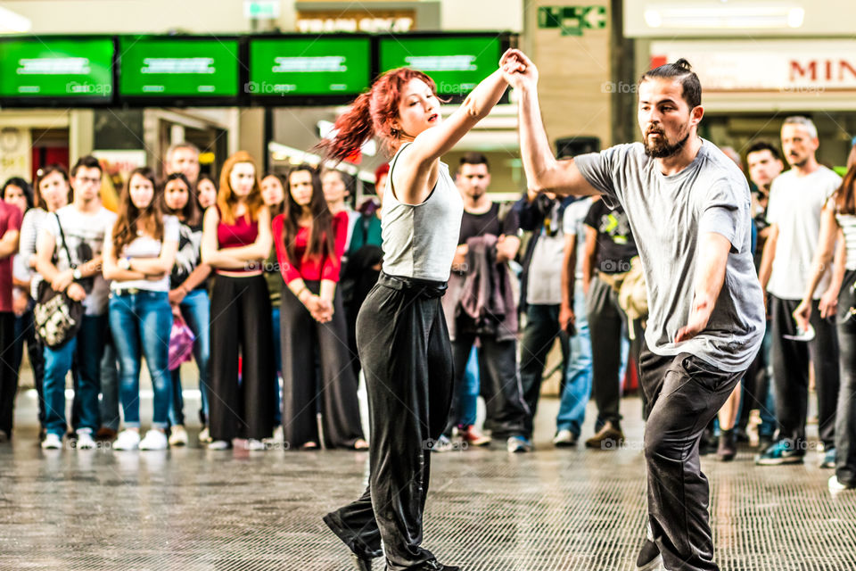 Couple Modern Dancers
