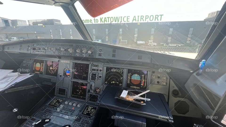 Airbus a320 flightdeck