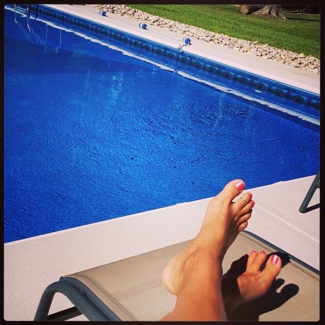 Poolside feet