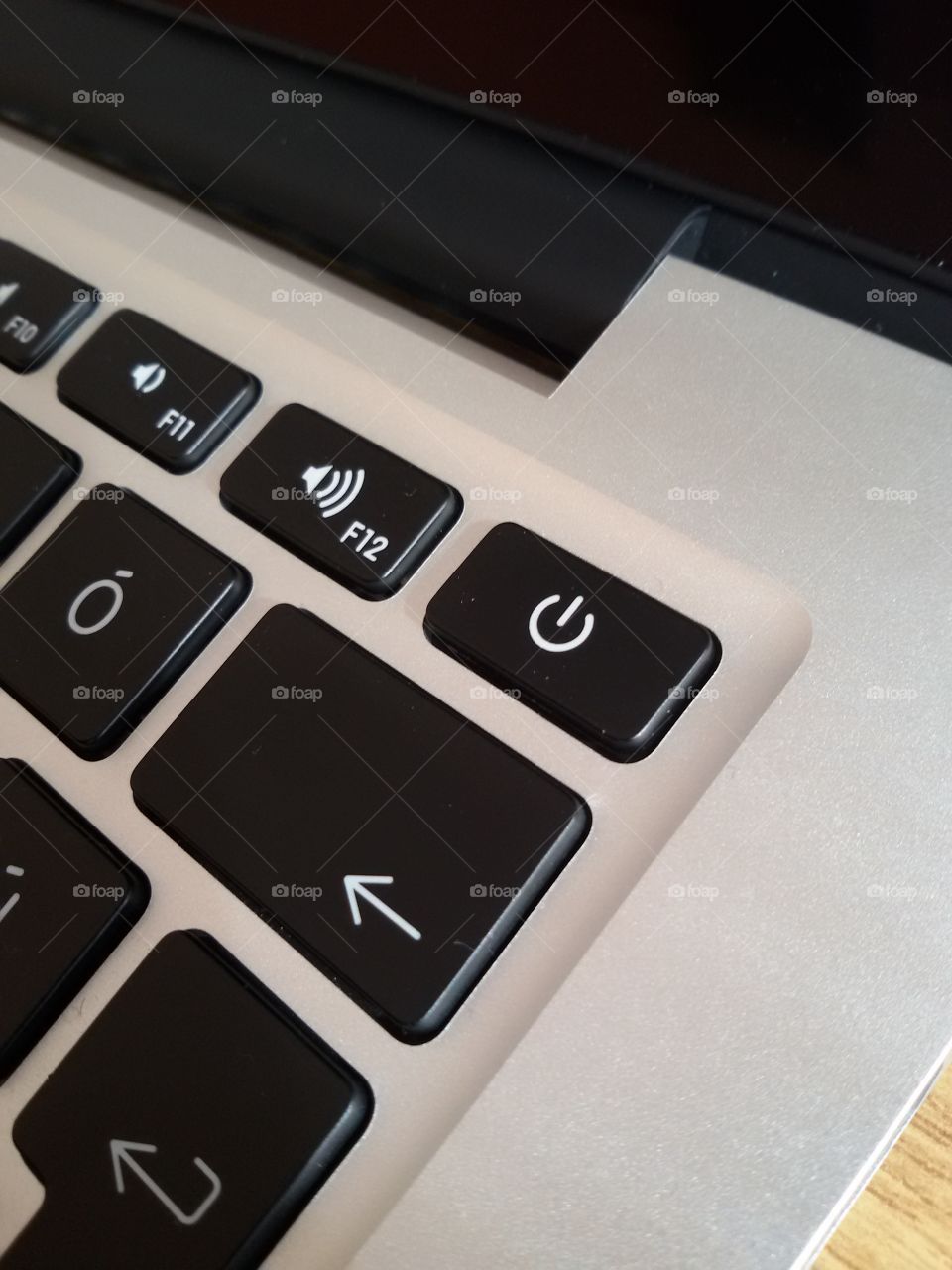 Turn on apple macbook pro