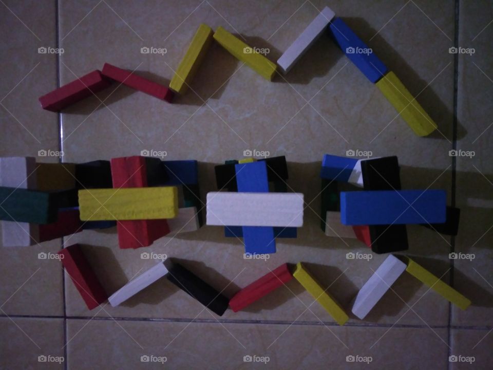 this is a kind of uno toy