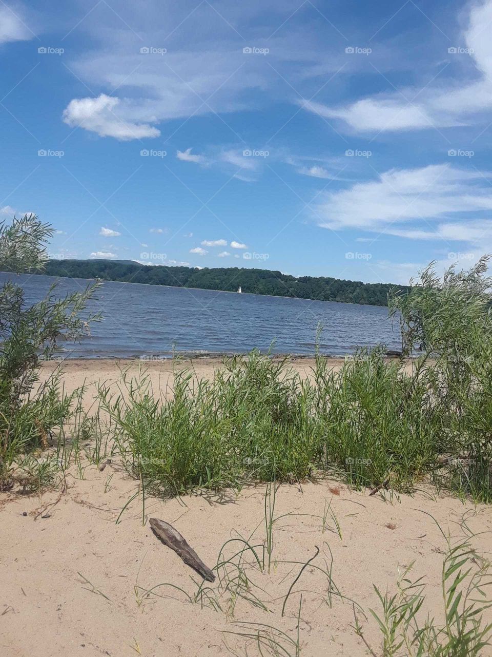 small nice and quiet place to go Hudson beach in Qc