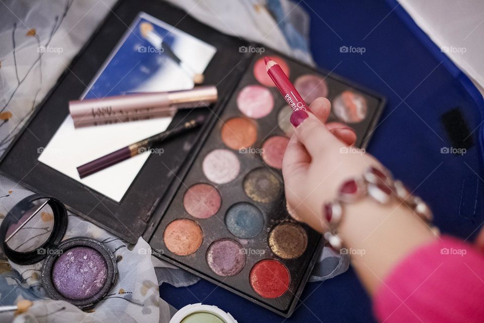 Baked Huda eye shadows and other make-up cosmetics