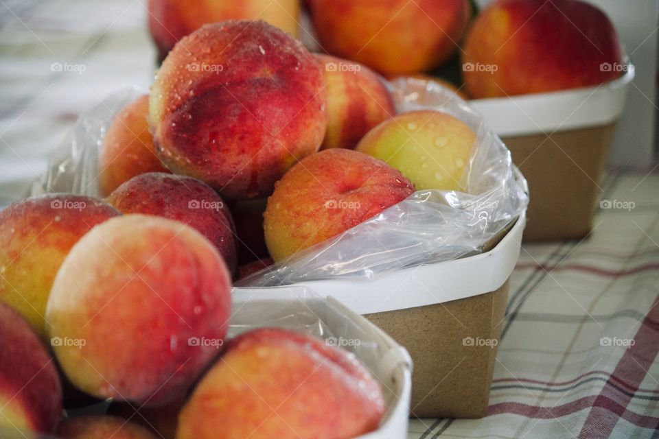 Fresh peaches from the garden 