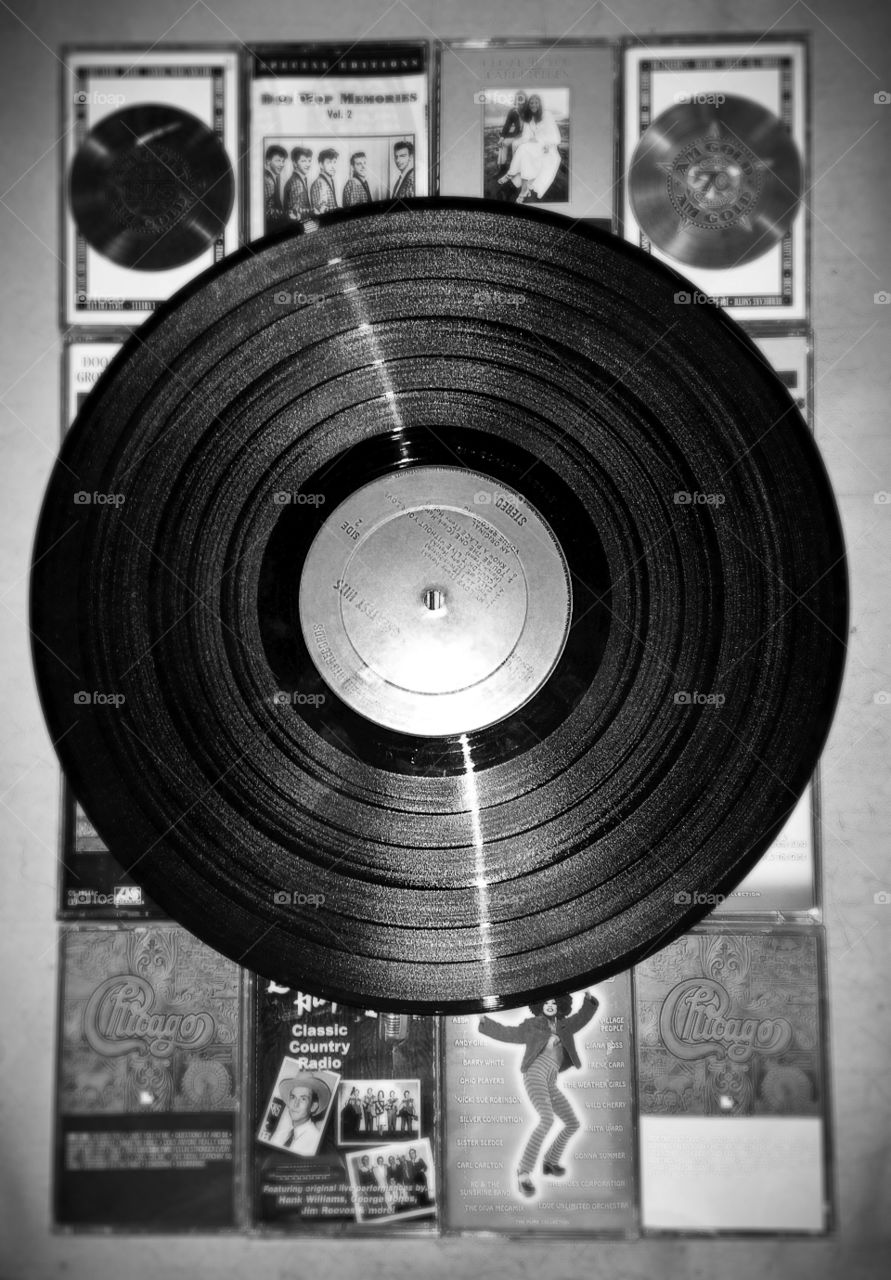Vinyl in Black and white 