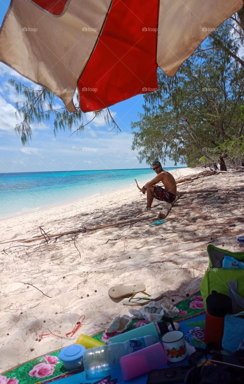 Great afternoon at an isolated island beach,  Jaco island