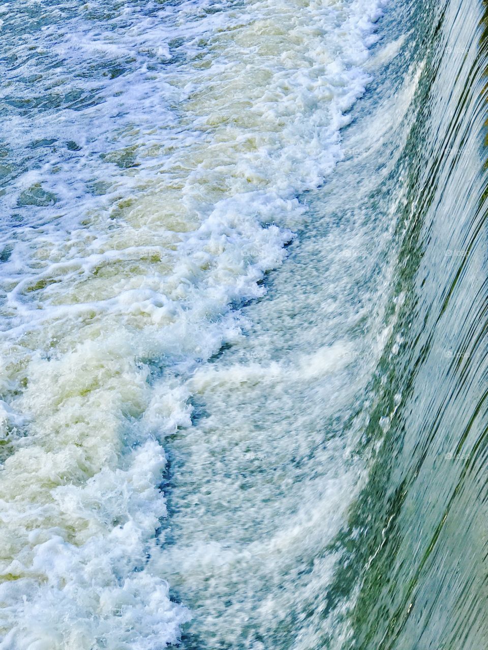 Minimalistic pics, waterfall in Geneva, Ohio