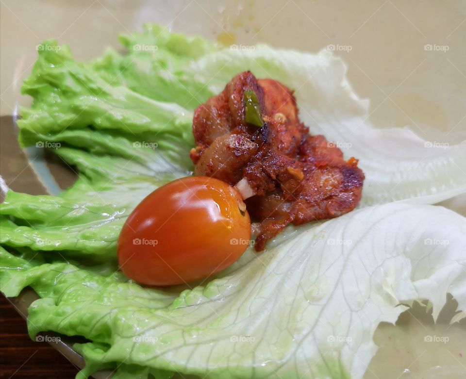 Salad with meat and tomato cerry