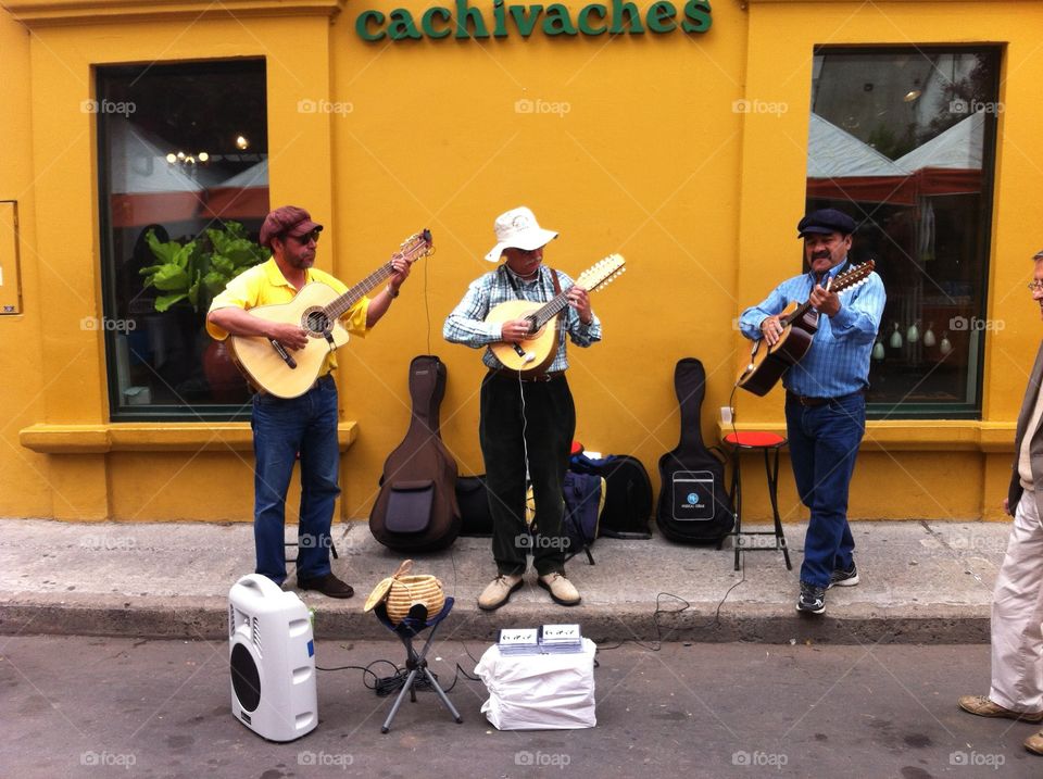 Colombian buskers