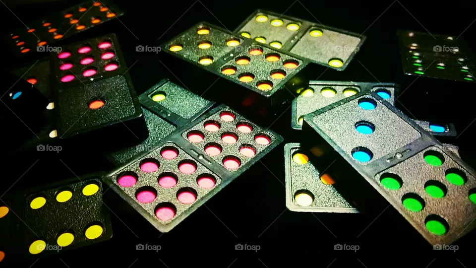 Dominoes