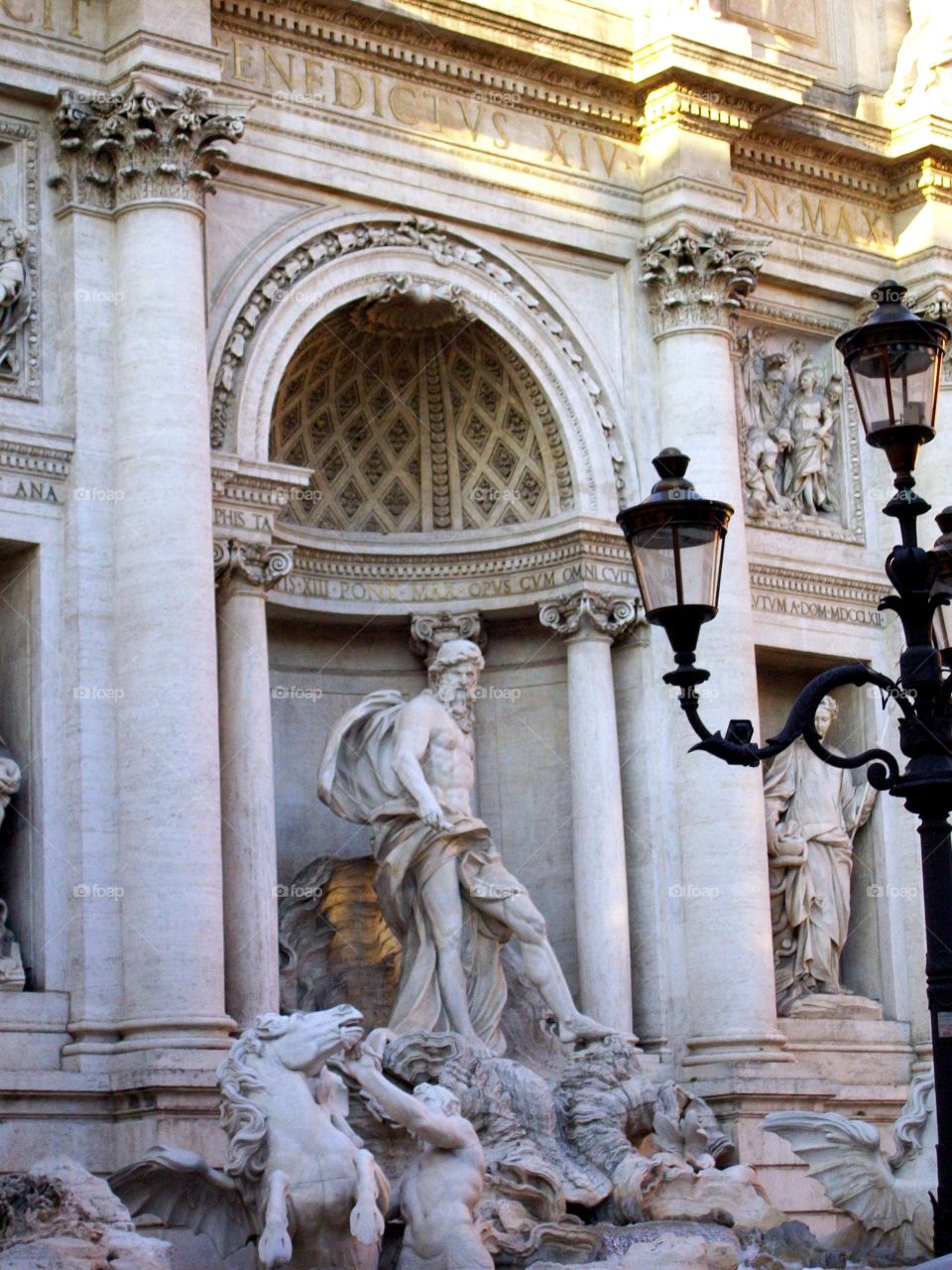 An image of the Trevi fountain in Rome with a feeling of movement 