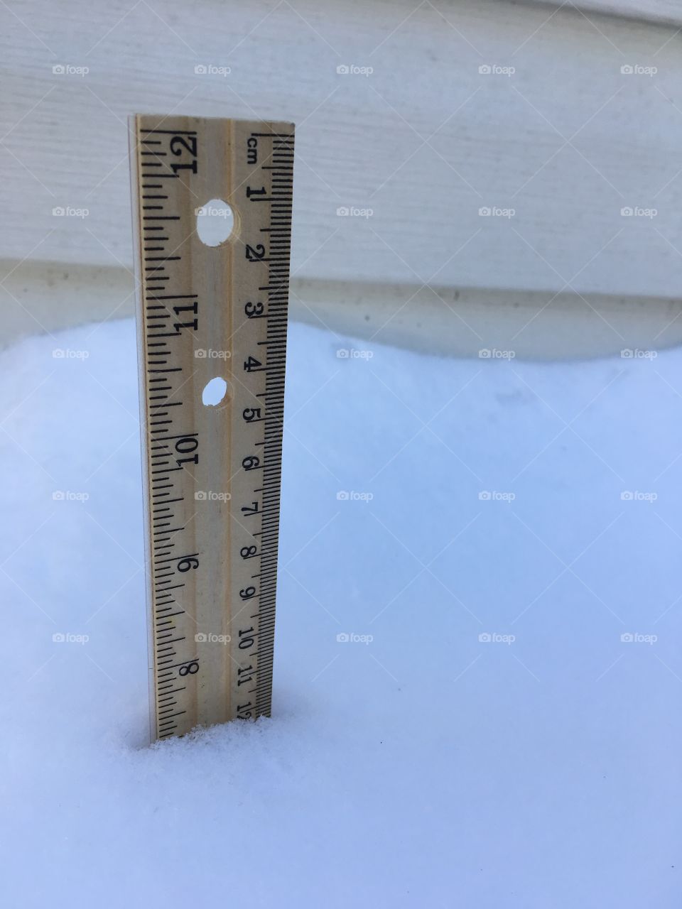 Measure snow amounts 