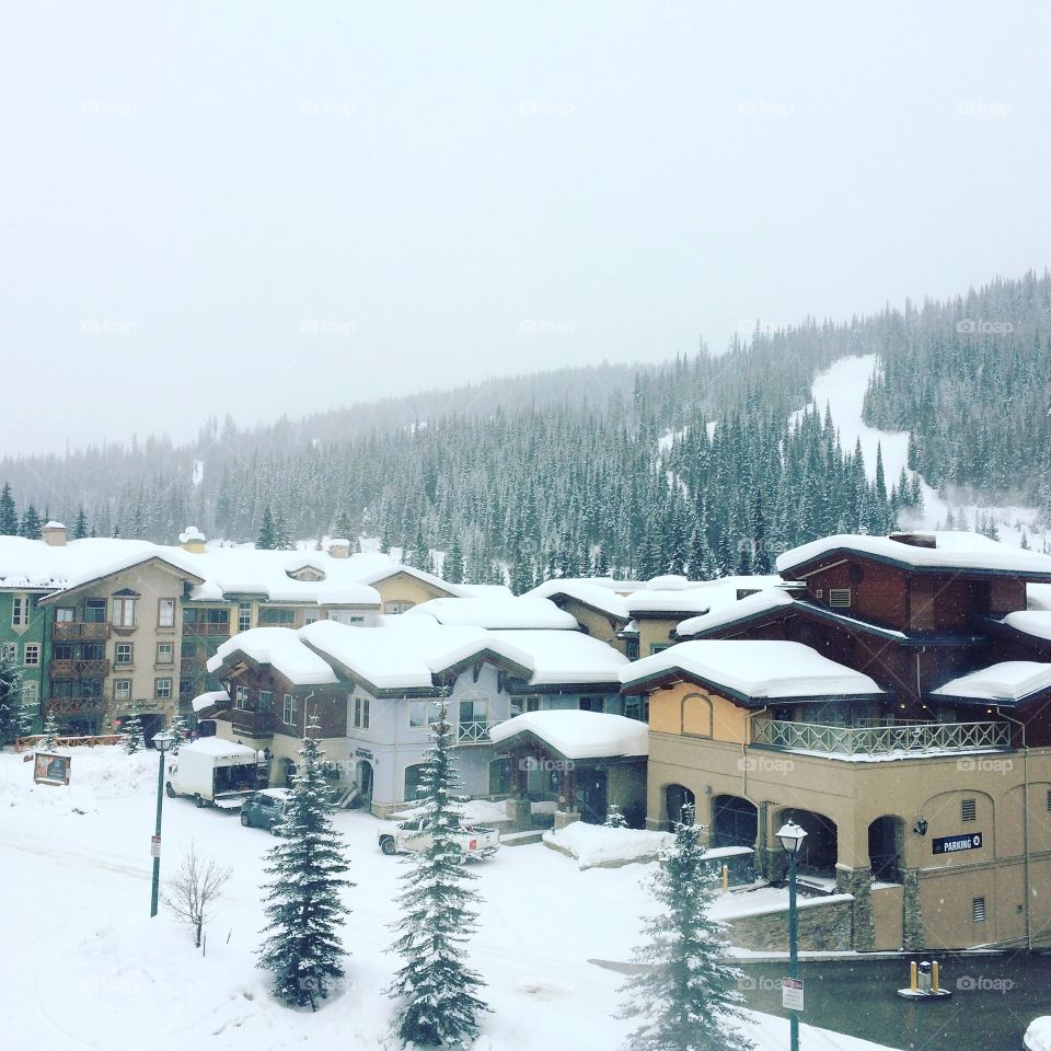 Snowing at sunpeaks ski resort! 