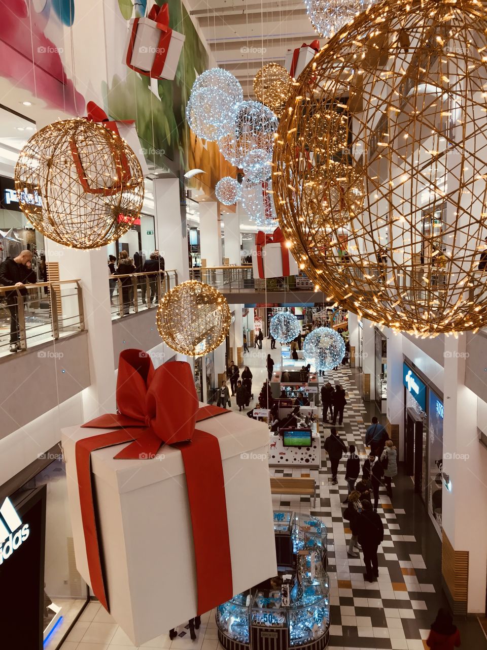Christmas Decoration at the Mall in Plovdiv, Bulgaria 🎄 It was a happy Saturday  🤩