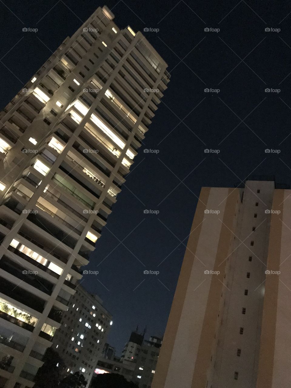 Prédio em Higienópolis a noite 