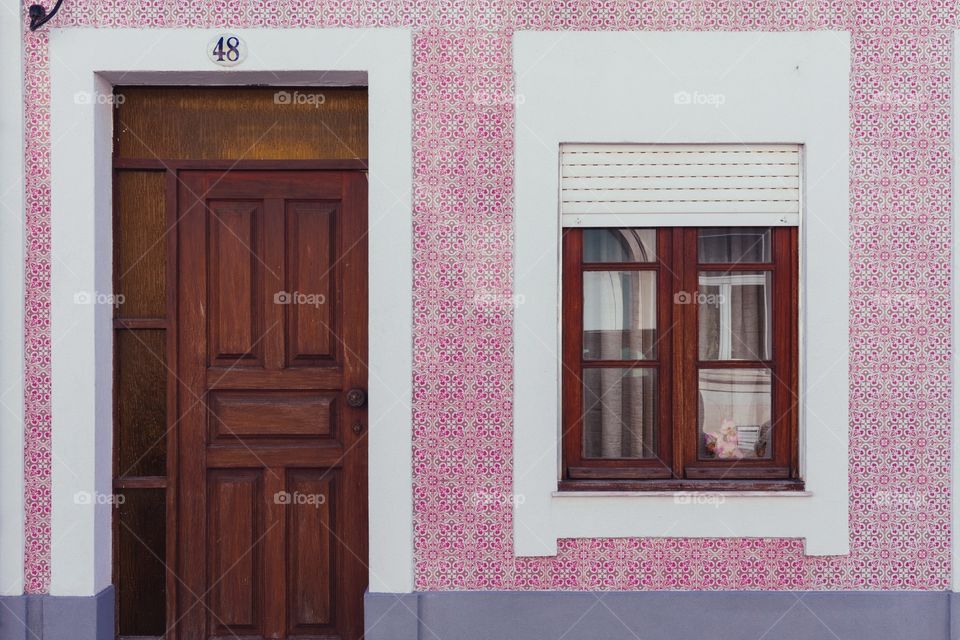 Pink azulejos in Aveiro 
